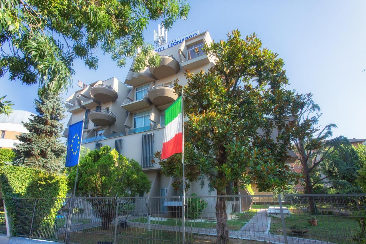 Hotel Leonardo Brescia Exterior foto